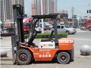3吨4米叉车
